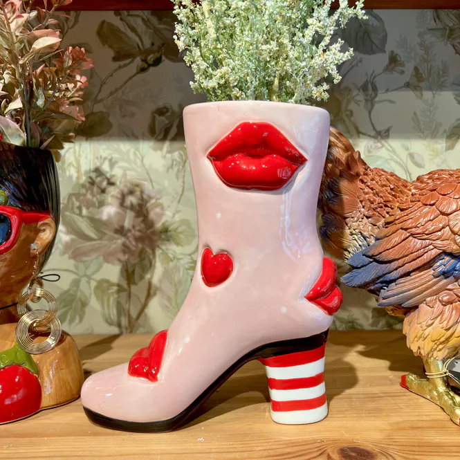 Hovedbilde Boot vase med hjerter og lepper